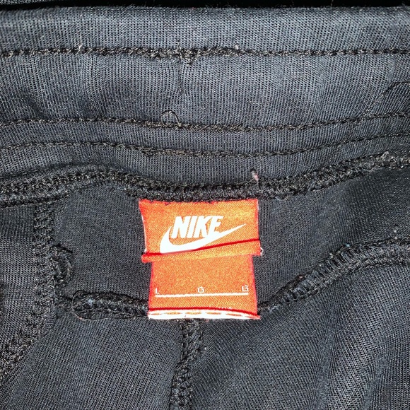 Large Nike track pants - Picture 4 of 4